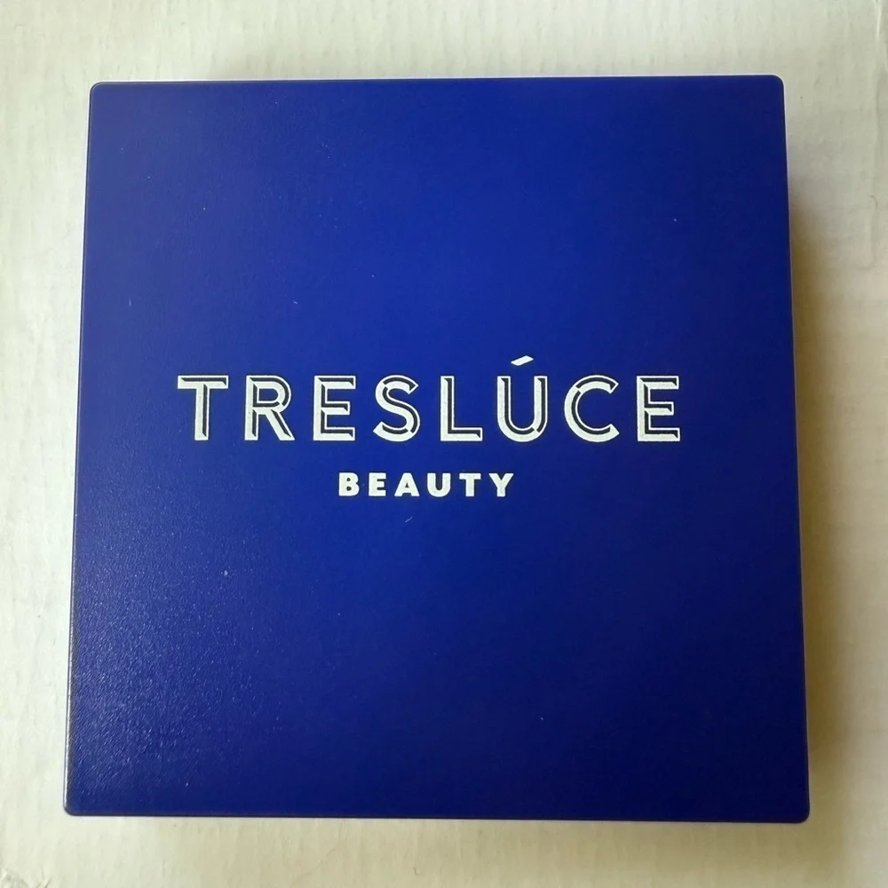 Treslucé Beauty Divine Diosa Eyeshadow Quad Palette